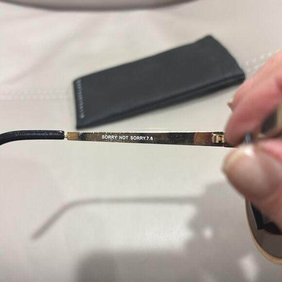 Quay Sorry Not Sorry sunglasses - Picture 4 of 4